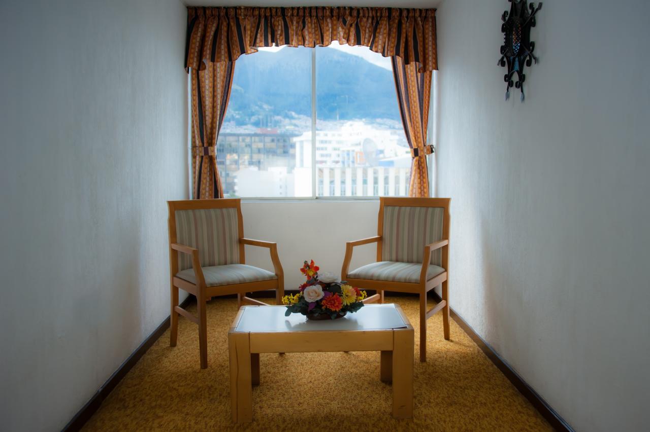 Hotel 6 De Diciembre Quito Buitenkant foto